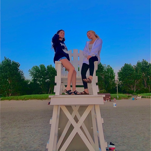 Meet your Posher, Hannah - Picture 2 of 2